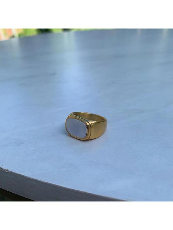 Jewelry - Boho Minimalist Y2k style Gold and white opal ring. Size 8. Stainless steel
